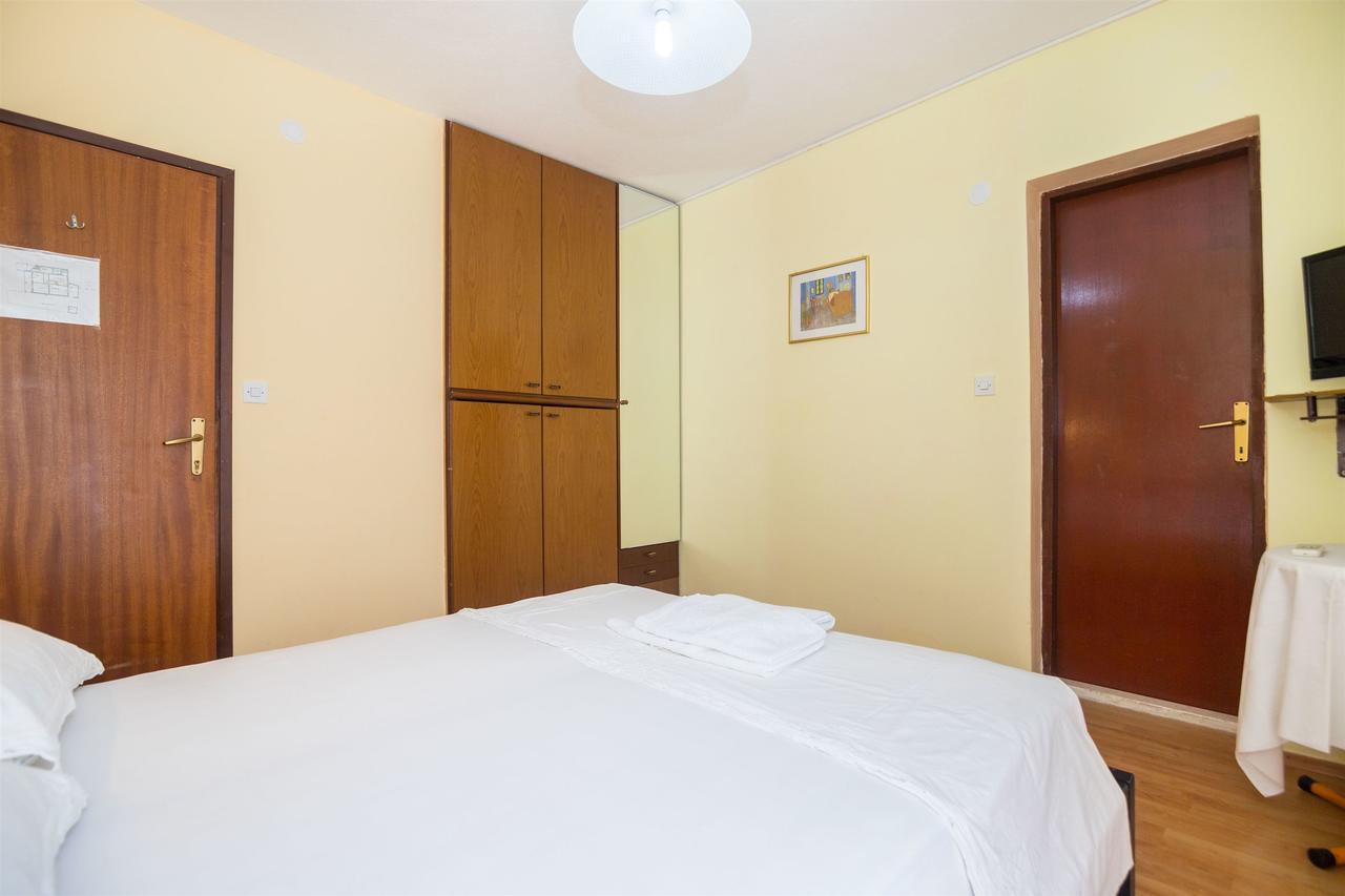 Apartments Rose トロギール エクステリア 写真
